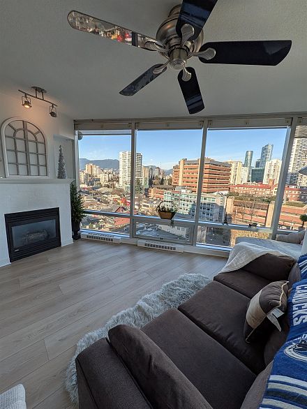 1202 1003 Burnaby Street