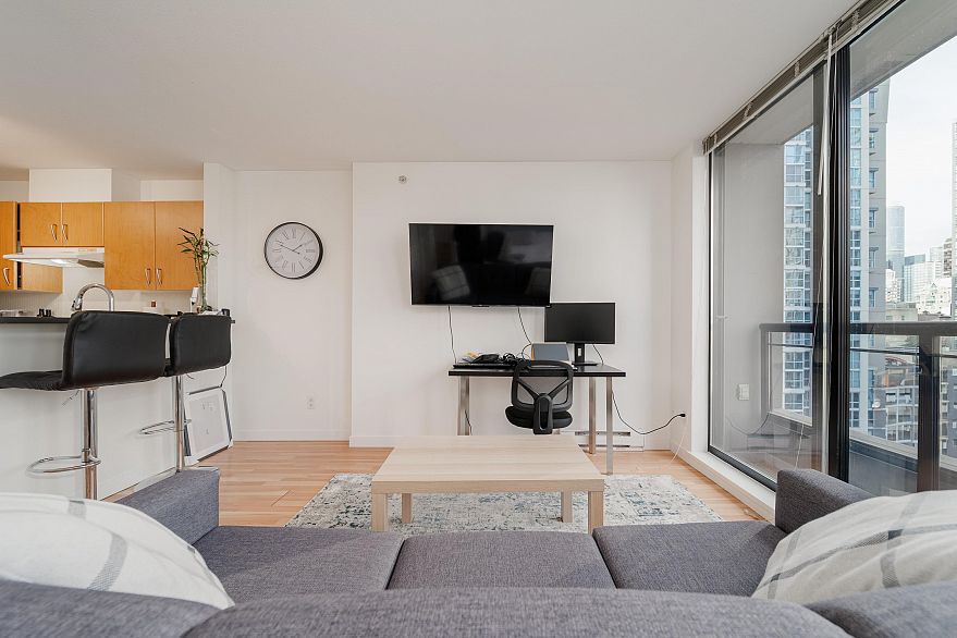 1003 1295 Richards Street