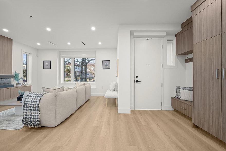 1 1278 E 63rd Avenue