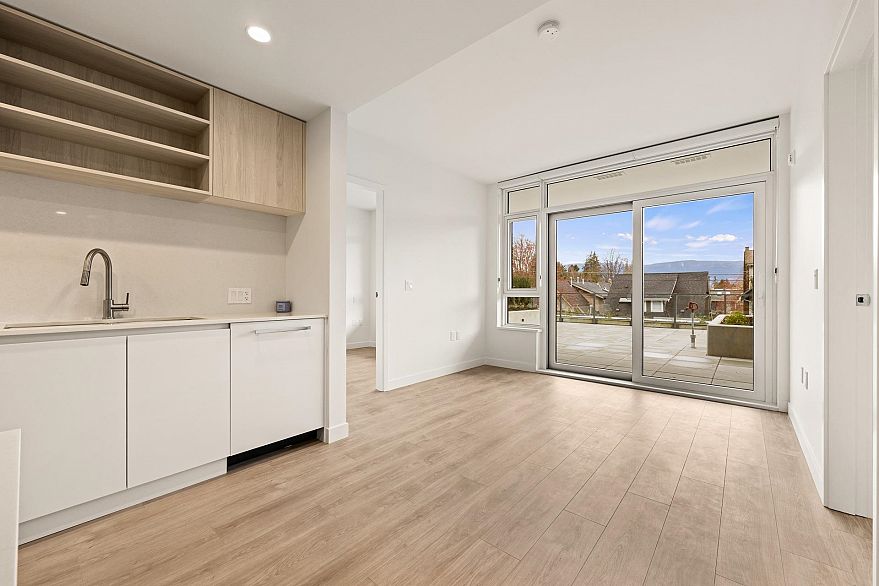 220 1981 Macdonald Street