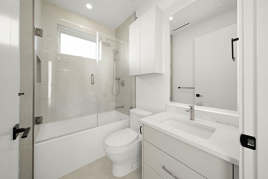 1 1278 E 63rd Avenue