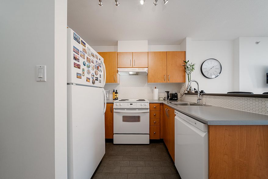 1003 1295 Richards Street