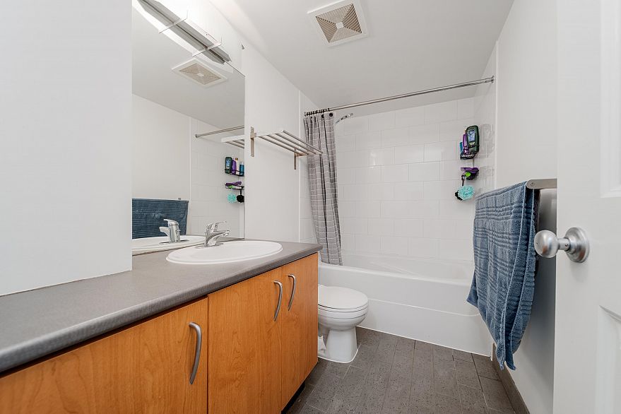 1003 1295 Richards Street