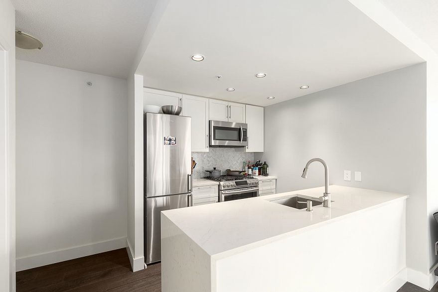 2710 928 Beatty Street