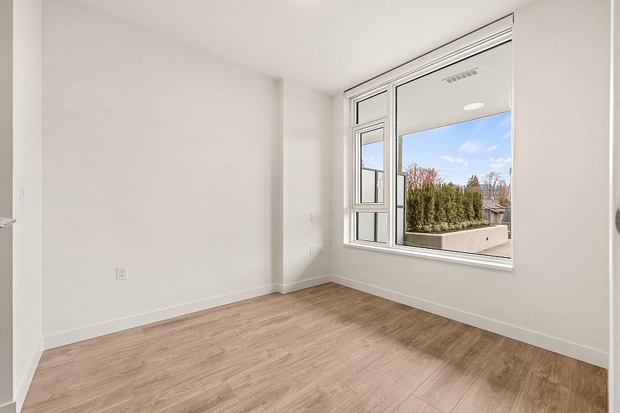 220 1981 Macdonald Street