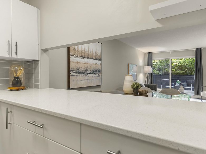 216 1990 W 6th Avenue