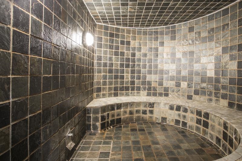 2005 1328 Marinaside Crescent