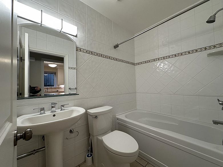 35X W 14TH AVENUE, Vancouver BC V5Y 1X4