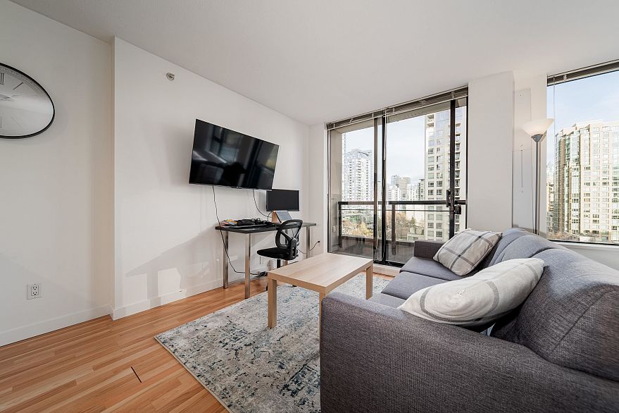 1003 1295 Richards Street