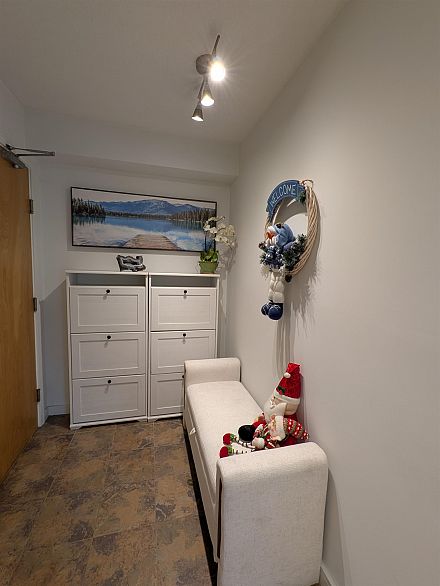 1202 1003 Burnaby Street