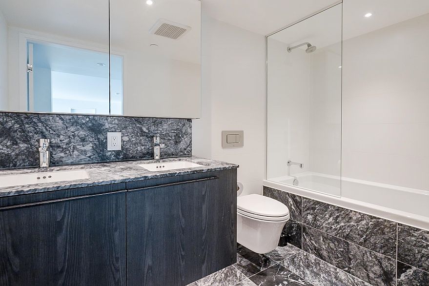 2703 1111 Richards Street