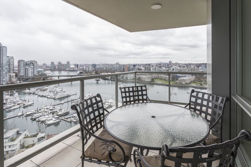 2005 1328 Marinaside Crescent