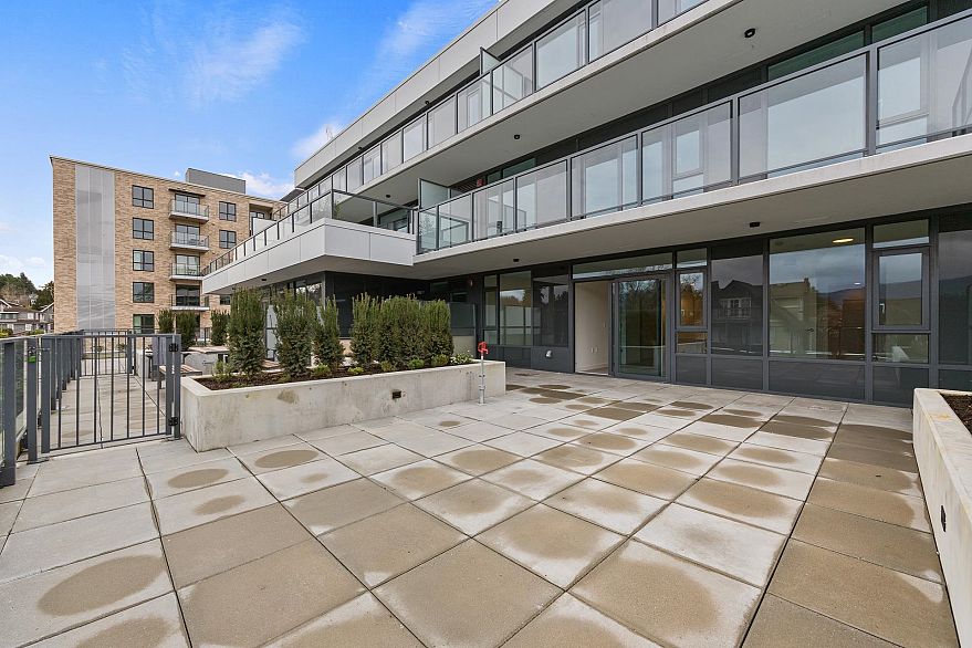 220 1981 Macdonald Street