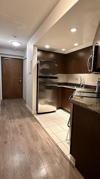 703 1212 Howe Street