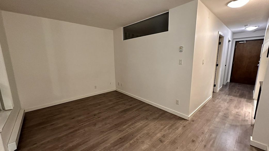 703 1212 Howe Street