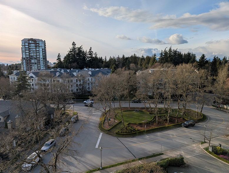 901 5615 Hampton Place