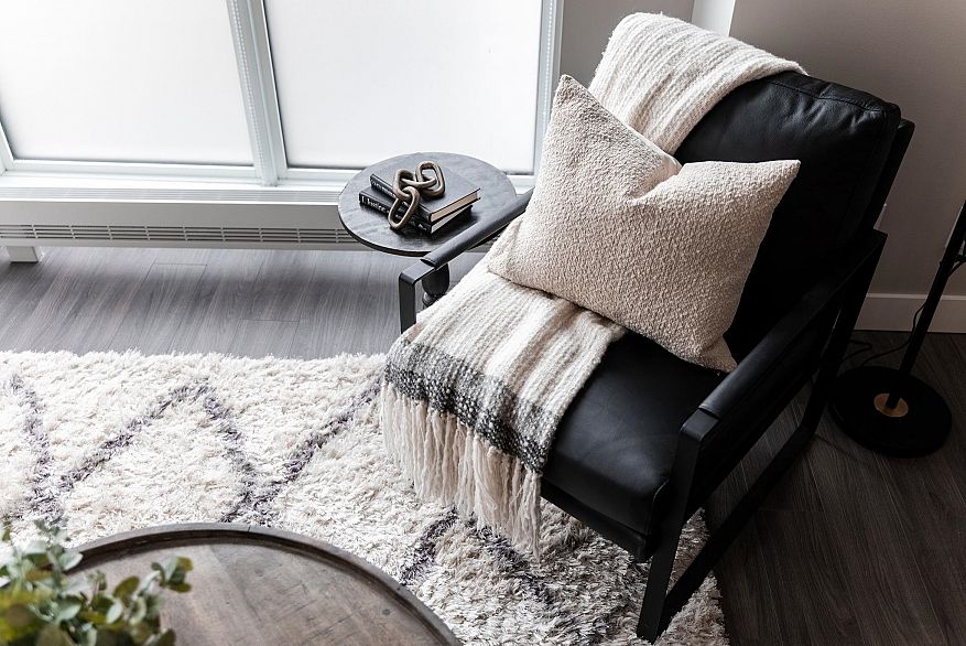 202 1323 Homer Street