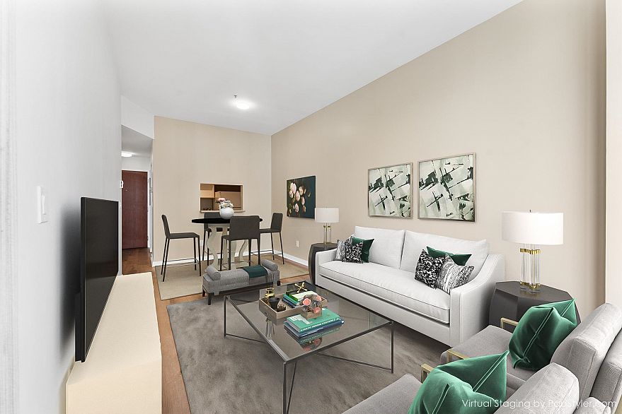 1012 1010 Howe Street