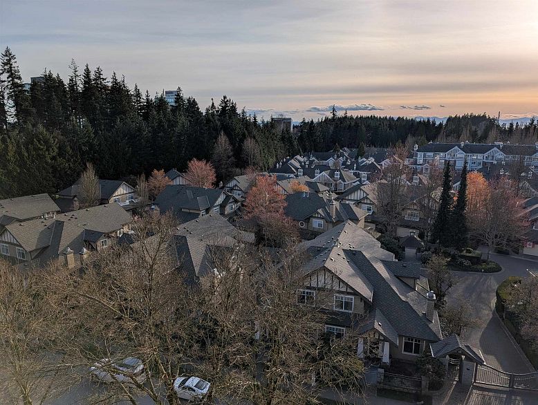 901 5615 Hampton Place