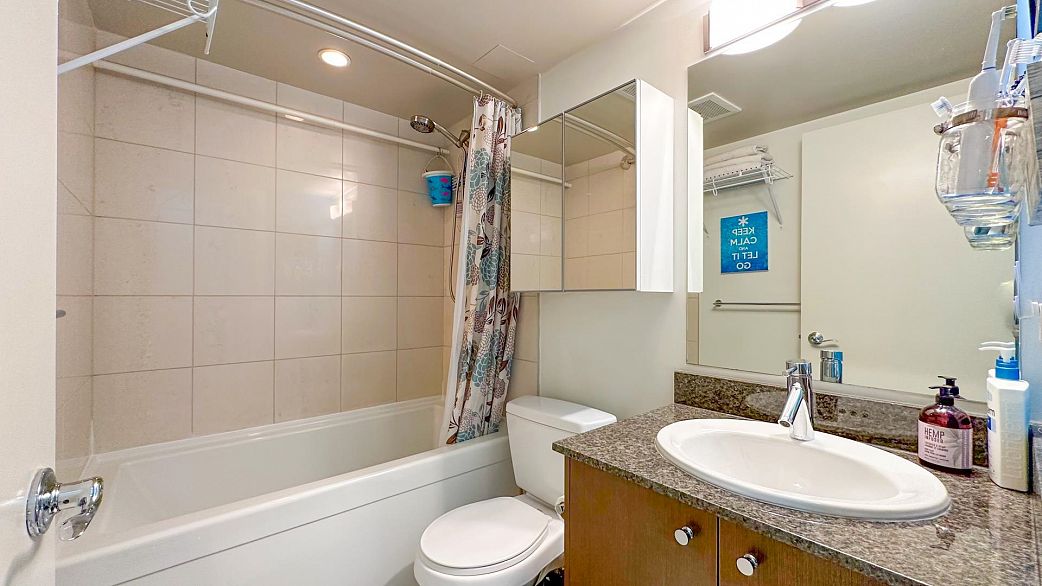 703 1212 Howe Street