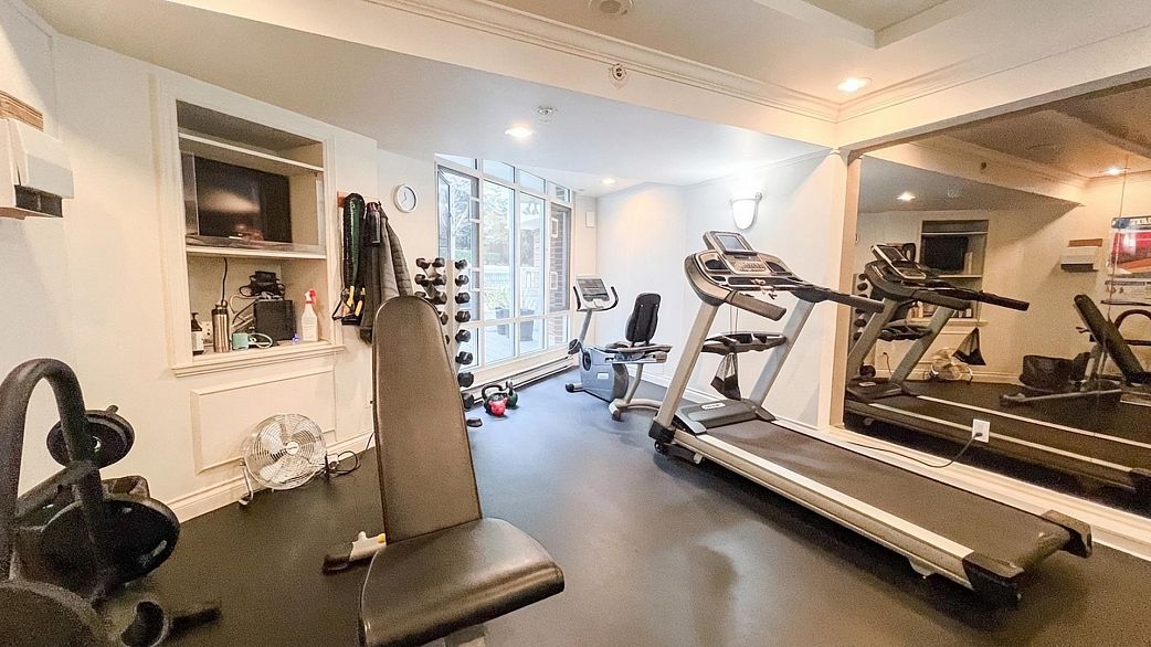 901 5615 Hampton Place