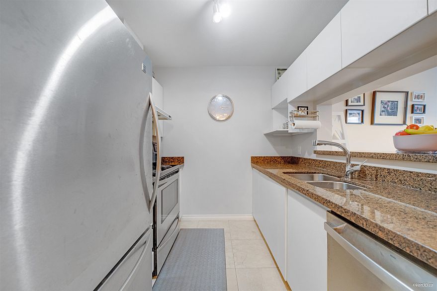 303 5189 Gaston Street