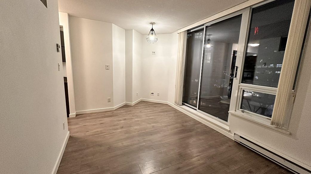 703 1212 Howe Street