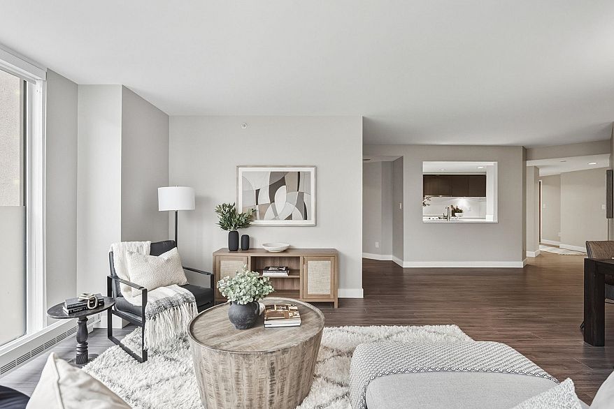 202 1323 Homer Street