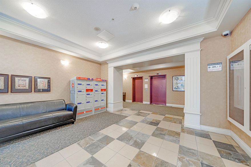 303 5189 Gaston Street