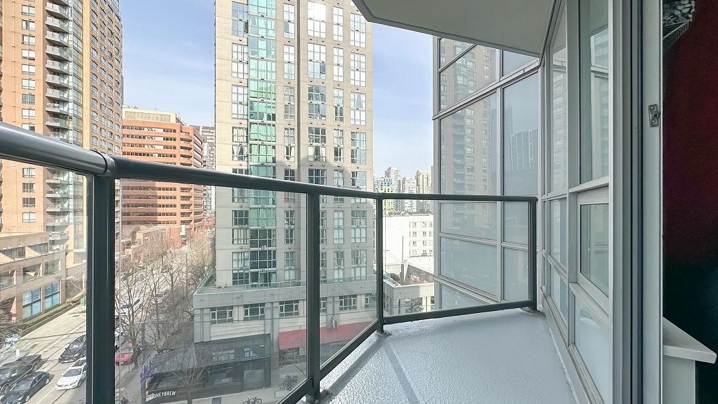 703 1212 Howe Street