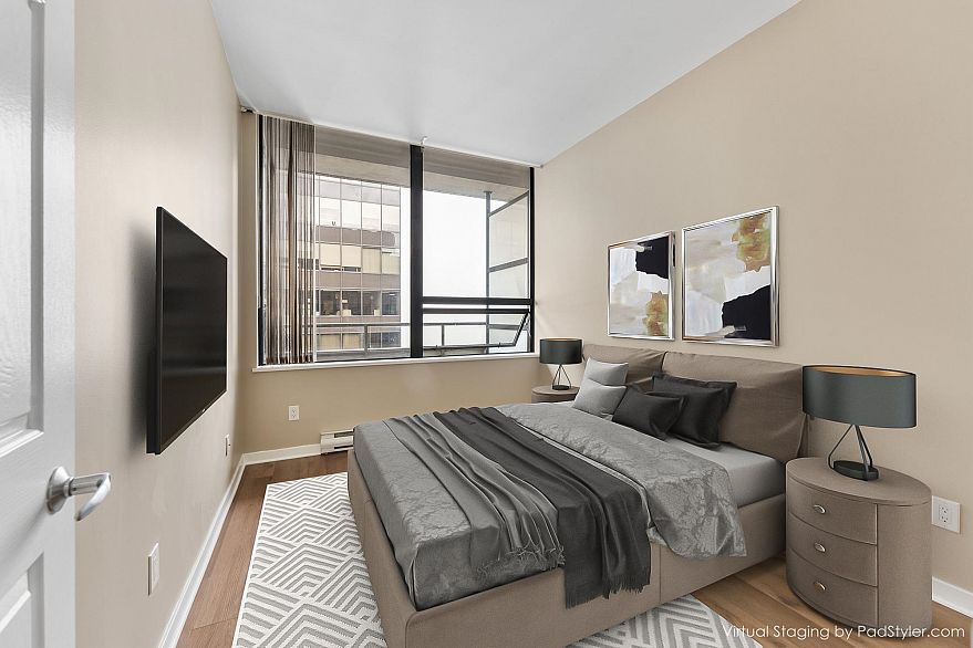 1012 1010 Howe Street