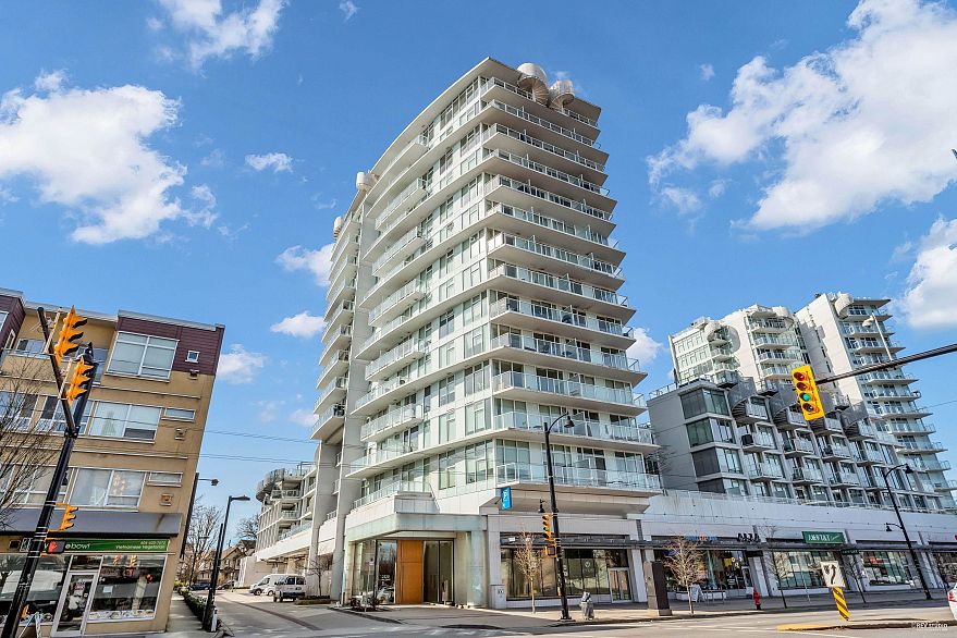 1707 4638 Gladstone Street