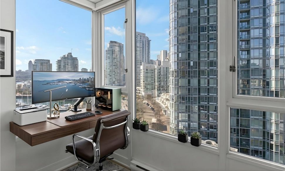 1507 1033 Marinaside Crescent