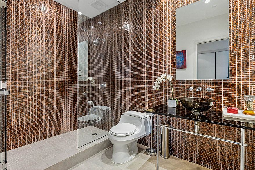 TH102 1139 W Cordova Street