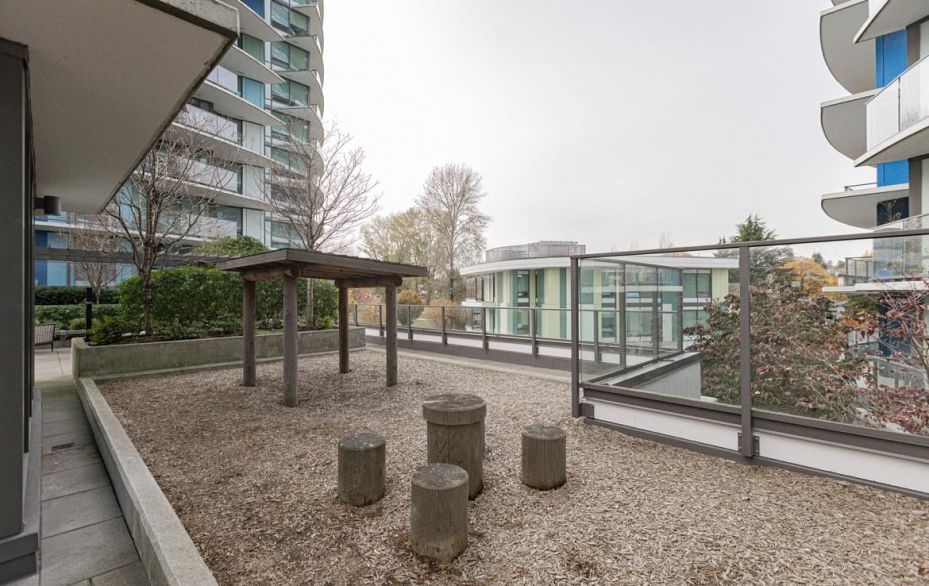 2907 8189 Cambie Street