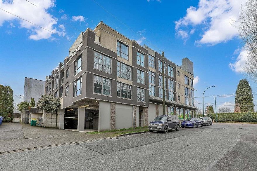 305 4868 Fraser Street