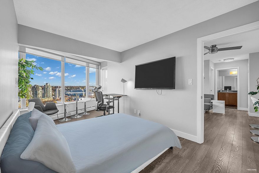 3101 688 Abbott Street