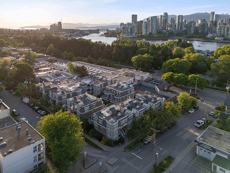 102 725 W 7th Avenue