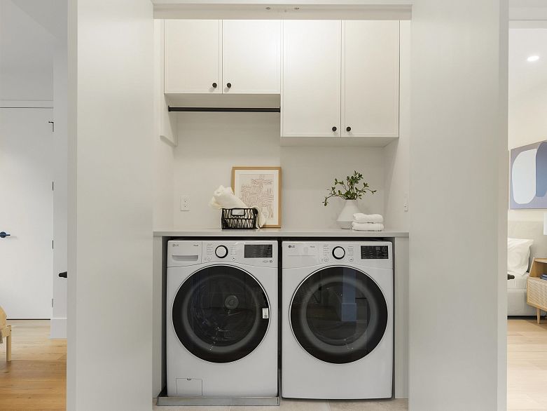 1 3919 W 18th Avenue