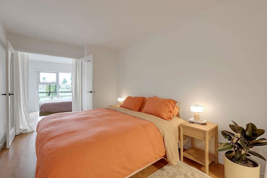 305 4868 Fraser Street