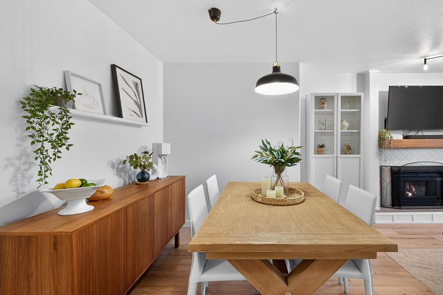 101 1689 E 4th Avenue