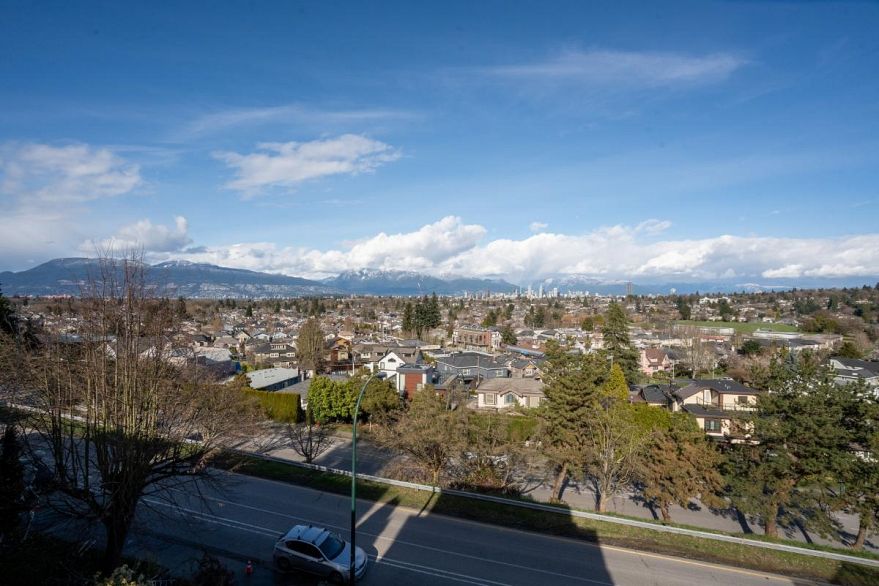 2856 W King Edward Avenue