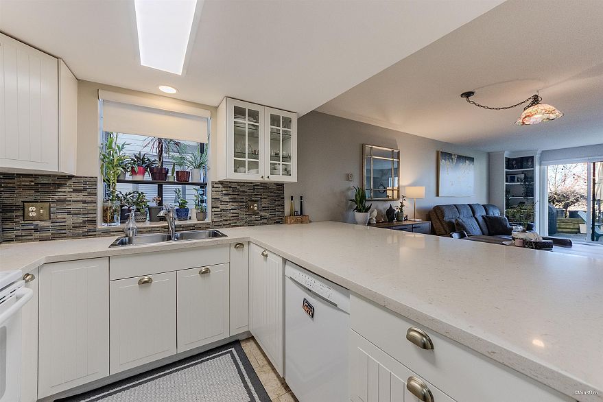 6 2150 SE Marine Drive