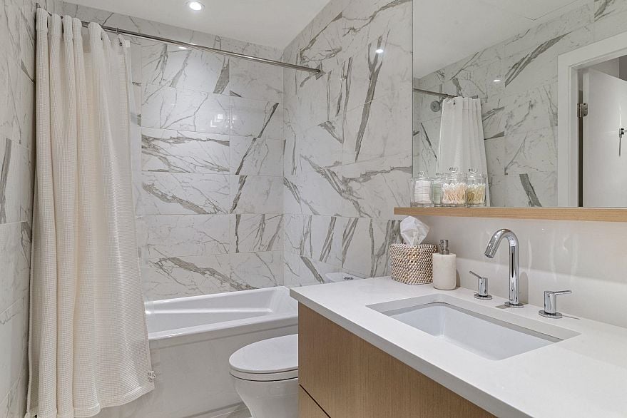 105 5383 Cambie Street