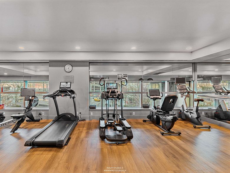 1301 277 Thurlow Street