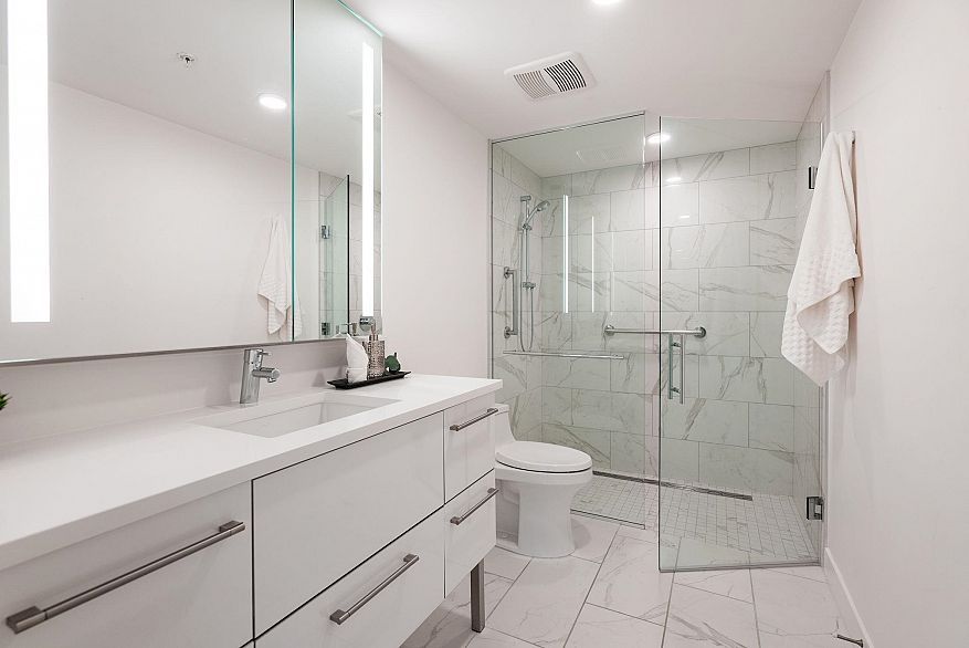 372 438 W King Edward Avenue