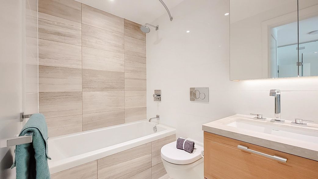 301 7128 Adera Street