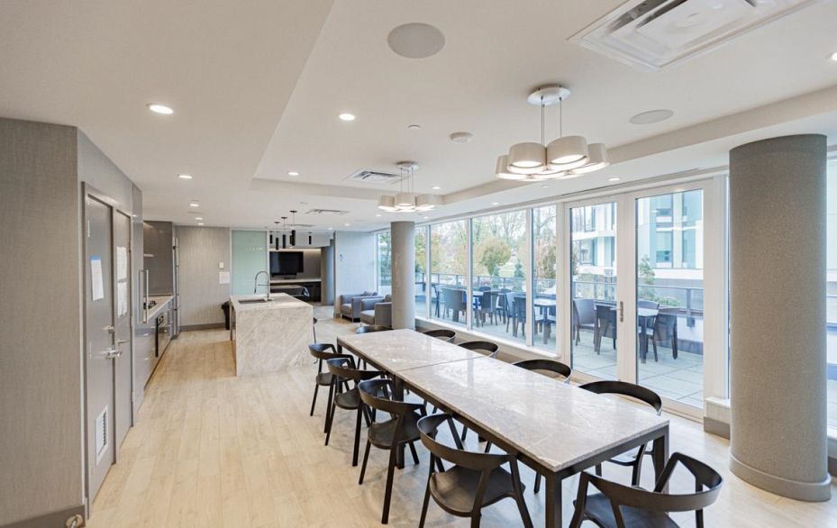 2907 8189 Cambie Street