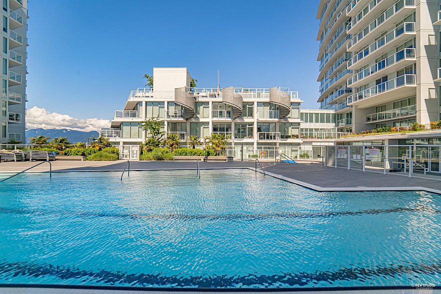 1707 4638 Gladstone Street