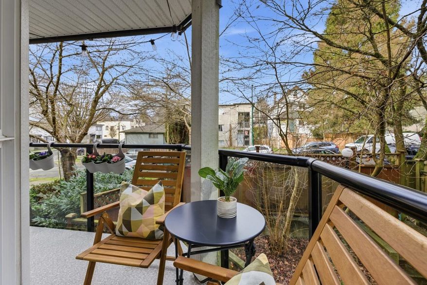 205 2212 Oxford Street